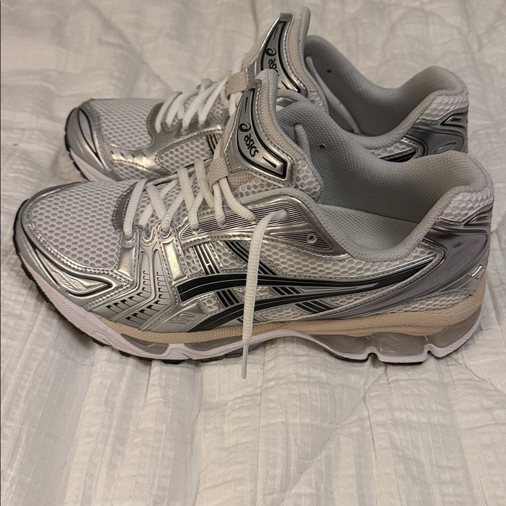 Adidas Gel Kayano 14, women’s 10 - Picture 2 of 5